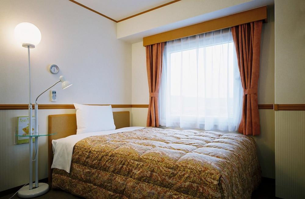 Toyoko Inn Saitama Iwatsuki Ekimae Esterno foto